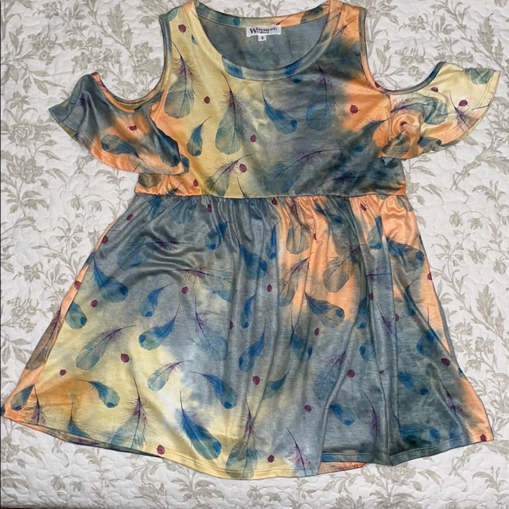 Wonderland by Orange Shirt, size small!